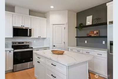 429 Legion Drive, Everett, WA 98201 - Photo 8