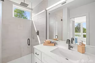 12225 Roseberg Ave S, Seattle, WA 98168 - Photo 16