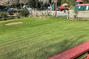 34 Main St, Loomis, WA 98827 - Photo 2