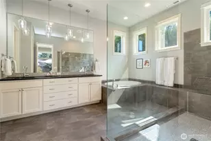 1096 Southeast Falcon Drive, College Place, WA 99324 - Photo 4