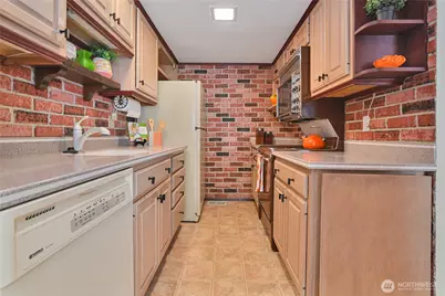 1801 Evergreen Park Court SW #10, Olympia, WA 98502 - Photo 12