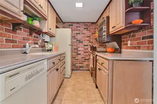 1801 Evergreen Park Ct SW, Olympia, WA 98502 - Photo 12