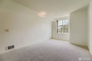 11004 NE 11th St, Bellevue, WA 98004 - Photo 14