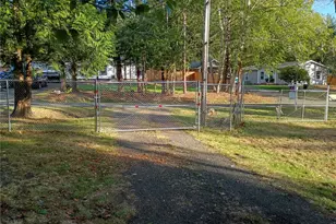 561 E Lakeshore Drive East, Shelton, WA 98584 - Photo 8