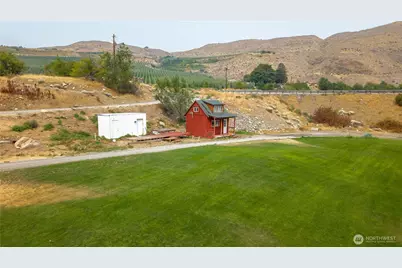 385 Highway 153, Pateros, WA 98846 - Photo 16
