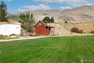 385 Highway 153, Pateros, WA 98846 - Photo 18