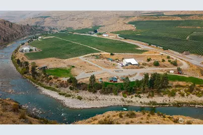 385 Highway 153, Pateros, WA 98846 - Photo 2