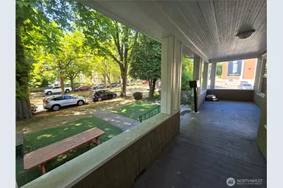 4738 17th Avenue NE, Seattle, WA 98105 - Photo 2