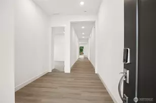 13701 100th St NE, Lake Stevens, WA 98258 - Photo 2