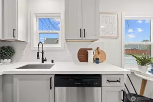 1310 N 3rd St, Renton, WA 98057 - Photo 8