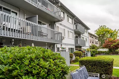 2005 Tibbetts #305, Longview, WA 98632 - Photo 2