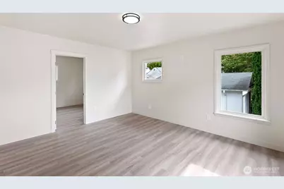 711 S 43rd Street, Tacoma, WA 98418 - Photo 4