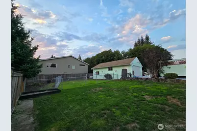 15404 Meadow Road, Lynnwood, WA 98087 - Photo 10