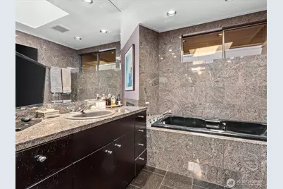 5622 39th Avenue W, Seattle, WA 98199 - Photo 30