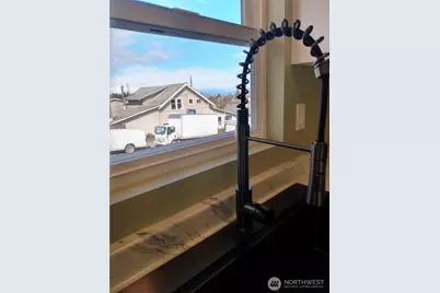 703 E 10th Street, Port Angeles, WA 98362 - Photo 16