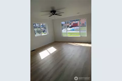 703 E 10th Street, Port Angeles, WA 98362 - Photo 10