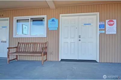 4210 Aurora Avenue N, Seattle, WA 98103 - Photo 4