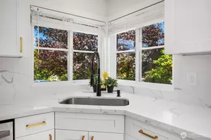 1309 N 80th St, Seattle, WA 98103 - Photo 12