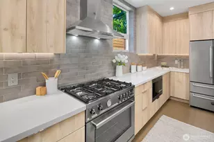 3816 NE 89th St, Seattle, WA 98115 - Photo 6