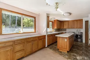 1085 Harrison St, Oak Harbor, WA 98277 - Photo 12