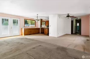 1085 Harrison St, Oak Harbor, WA 98277 - Photo 8