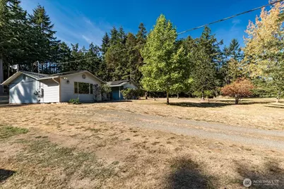 1085 Harrison Street, Oak Harbor, WA 98277 - Photo 4