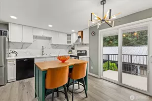 12716 NE 120th St, Kirkland, WA 98034 - Photo 6