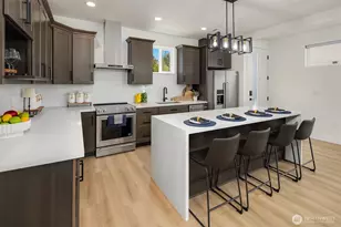 6905 46th Ave S, Seattle, WA 98118 - Photo 2