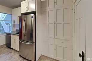 914 N 40th St, Seattle, WA 98103 - Photo 4