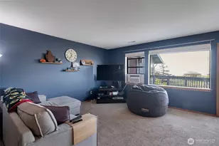 651 SE Bayshore Dr, Oak Harbor, WA 98277 - Photo 12