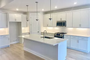 2526 Acer Loop SE, Lacey, WA 98513 - Photo 2