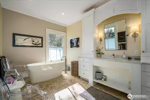 4200 Washington Ave W, Seattle, WA 98199 - Photo 14