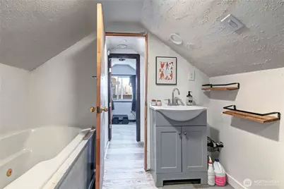 2327 Harrison Avenue, Everett, WA 98201 - Photo 10