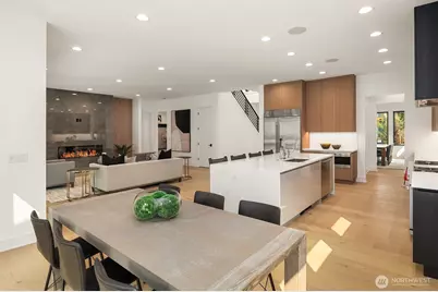 10411 NE 28th Place, Bellevue, WA 98004 - Photo 8