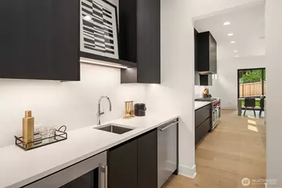 10411 NE 28th Place, Bellevue, WA 98004 - Photo 10