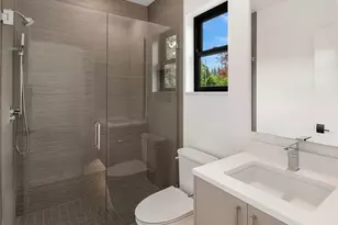 10411 NE 28th Pl, Bellevue, WA 98004 - Photo 28