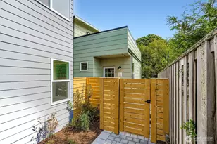 8814 41st Ave SW, Seattle, WA 98136 - Photo 2