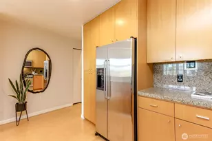 17 W Mercer St, Seattle, WA 98119 - Photo 6