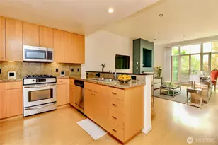 17 W Mercer St, Seattle, WA 98119 - Photo 2