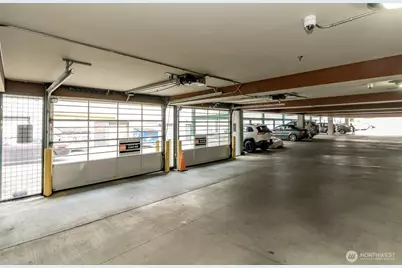 17 W Mercer Street #301, Seattle, WA 98119 - Photo 34