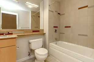 17 W Mercer St, Seattle, WA 98119 - Photo 22