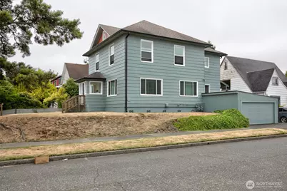 201 E 3rd, Aberdeen, WA 98520 - Photo 2