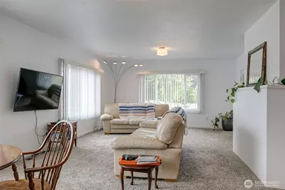 201 E 3rd, Aberdeen, WA 98520 - Photo 4