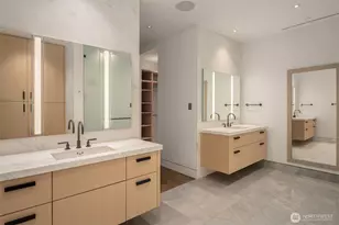 8 100th Ave NE, Bellevue, WA 98004 - Photo 16