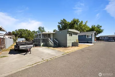 2021 Mahan Avenue #D8, Richland, WA 99354 - Photo 2