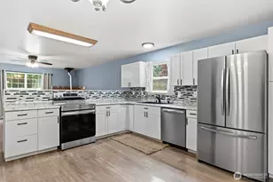 29191 Scenic Dr NE, Poulsbo, WA 98370 - Photo 4