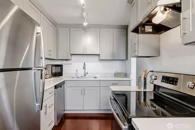 3814 11th Avenue W #Apt 23, Seattle, WA 98119 - Photo 10