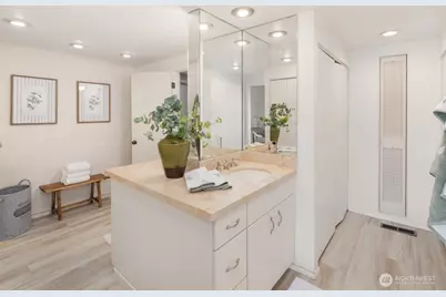 4723 Lakehurst Lane, Bellevue, WA 98006 - Photo 24