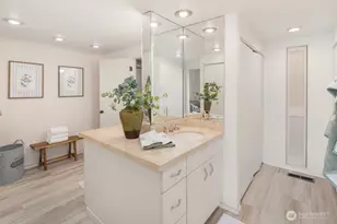 4723 Lakehurst Ln, Bellevue, WA 98006 - Photo 24