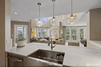 7800 SE 27th Street #503, Mercer Island, WA 98040 - Photo 8